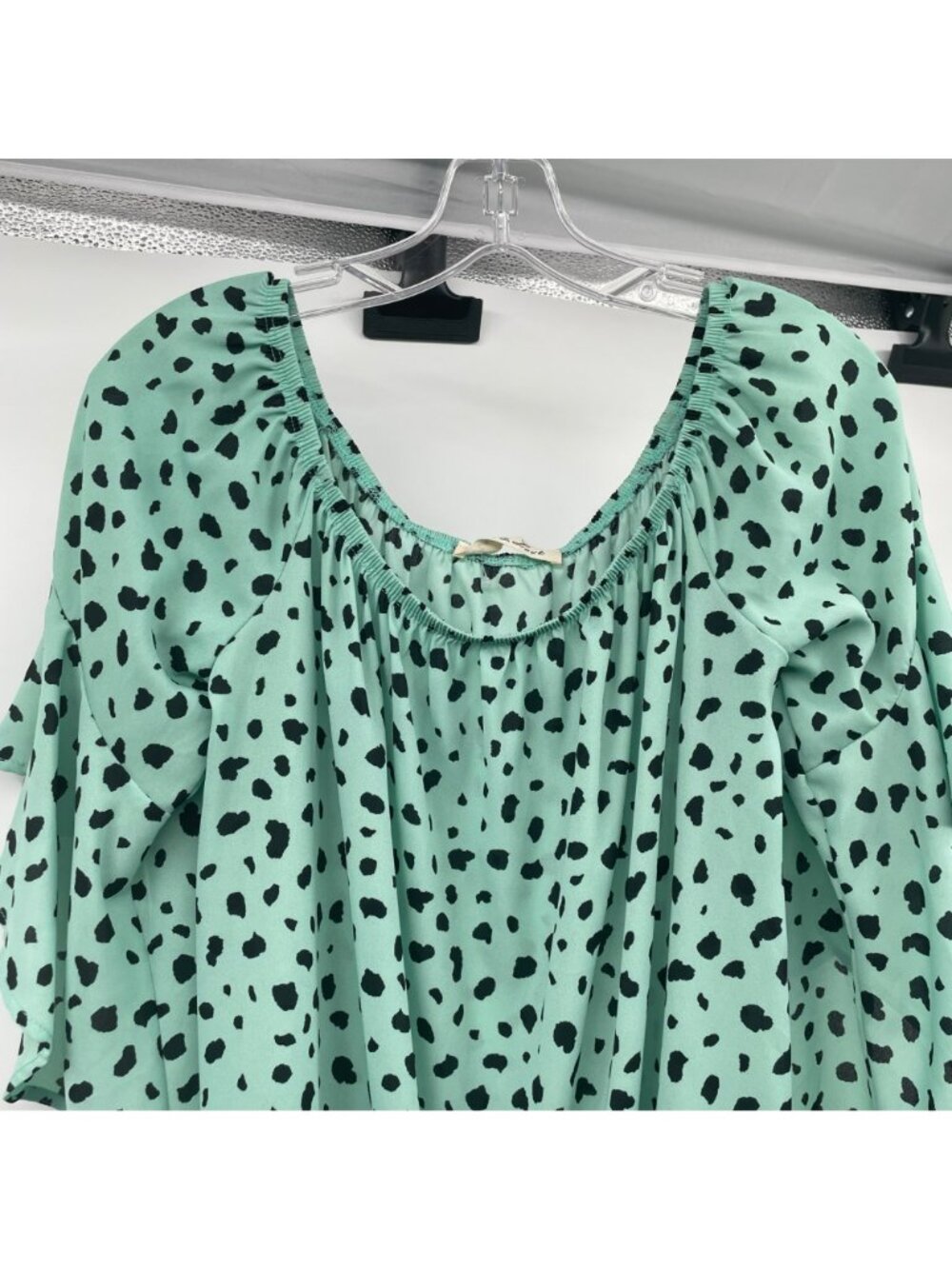 Vine & Love Womens Ruffle Sleeve Blouse Tie Hem Green/Black Size Large - Picture 2 of 9